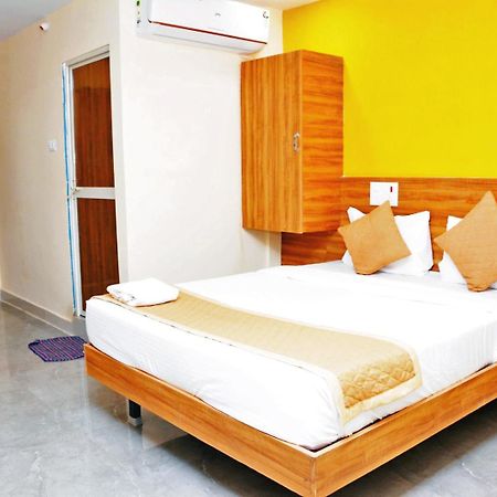 Udupi Deluxe Lodge Gulbarga Гулбарга Екстериор снимка