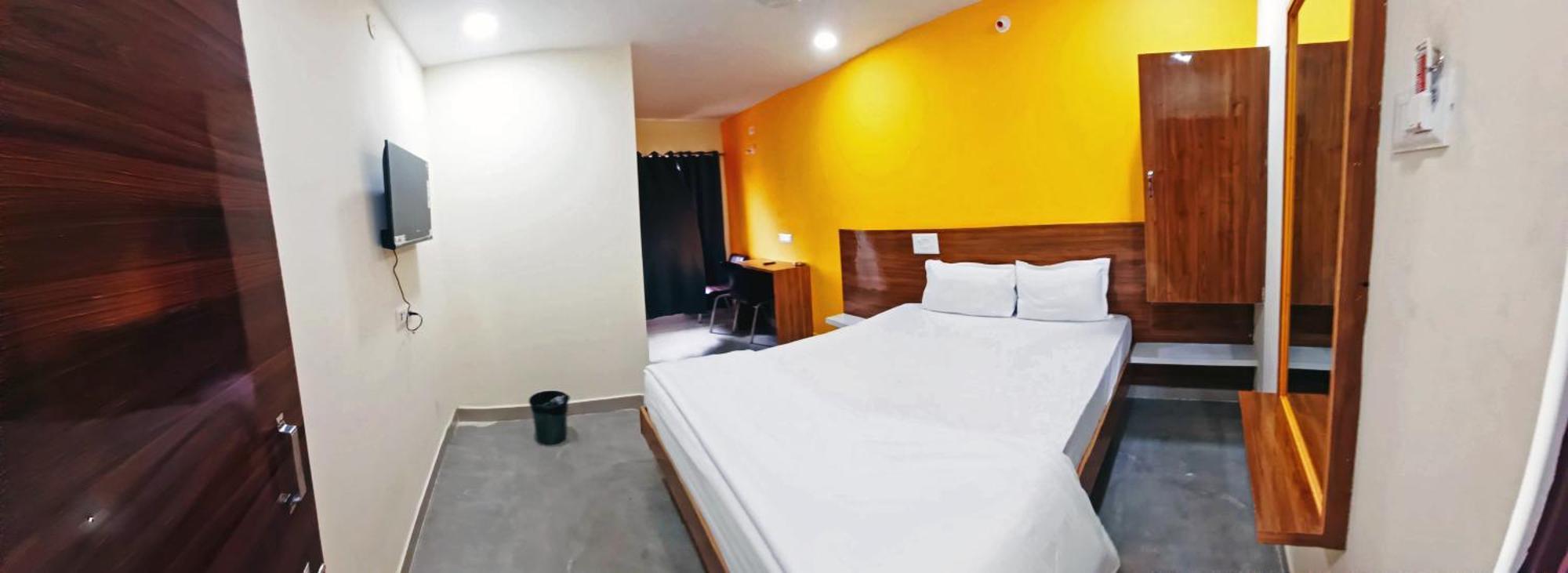 Udupi Deluxe Lodge Gulbarga Гулбарга Екстериор снимка