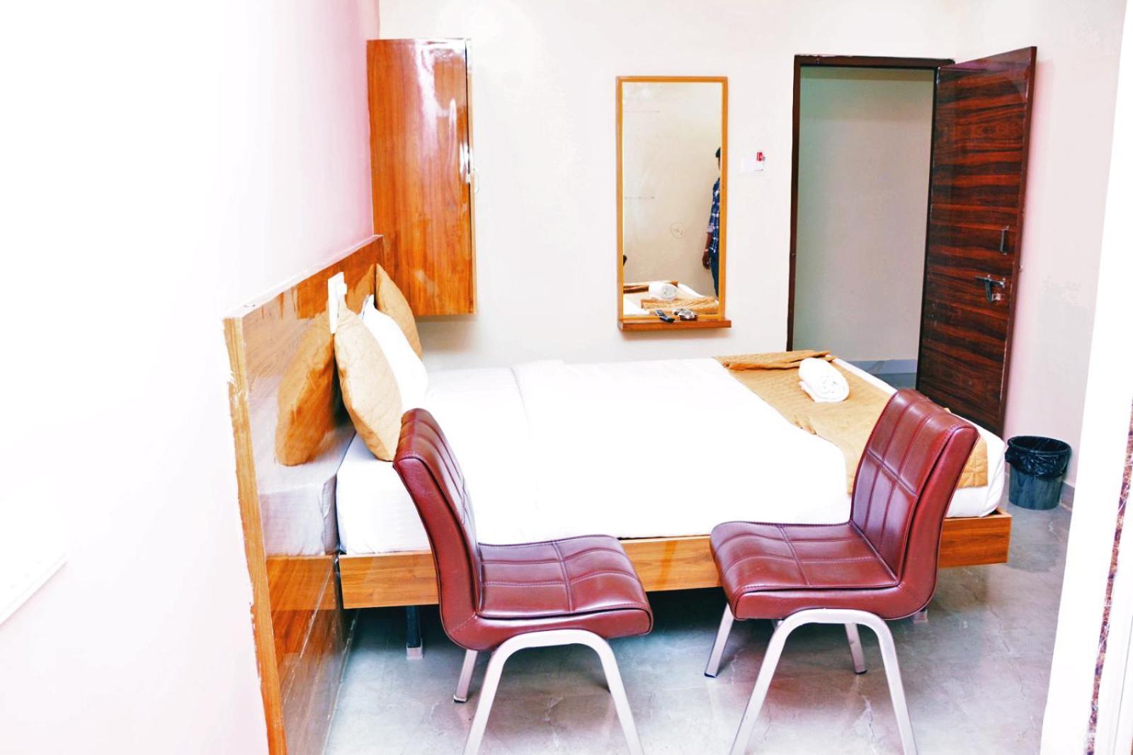Udupi Deluxe Lodge Gulbarga Гулбарга Екстериор снимка