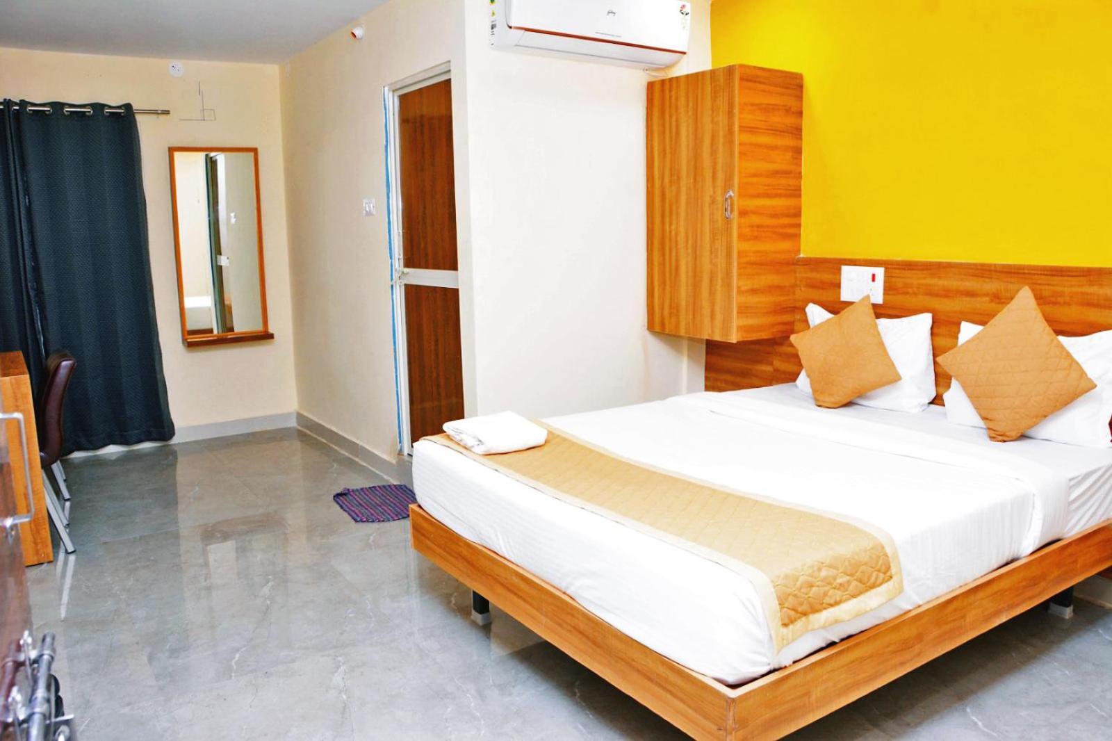 Udupi Deluxe Lodge Gulbarga Гулбарга Екстериор снимка