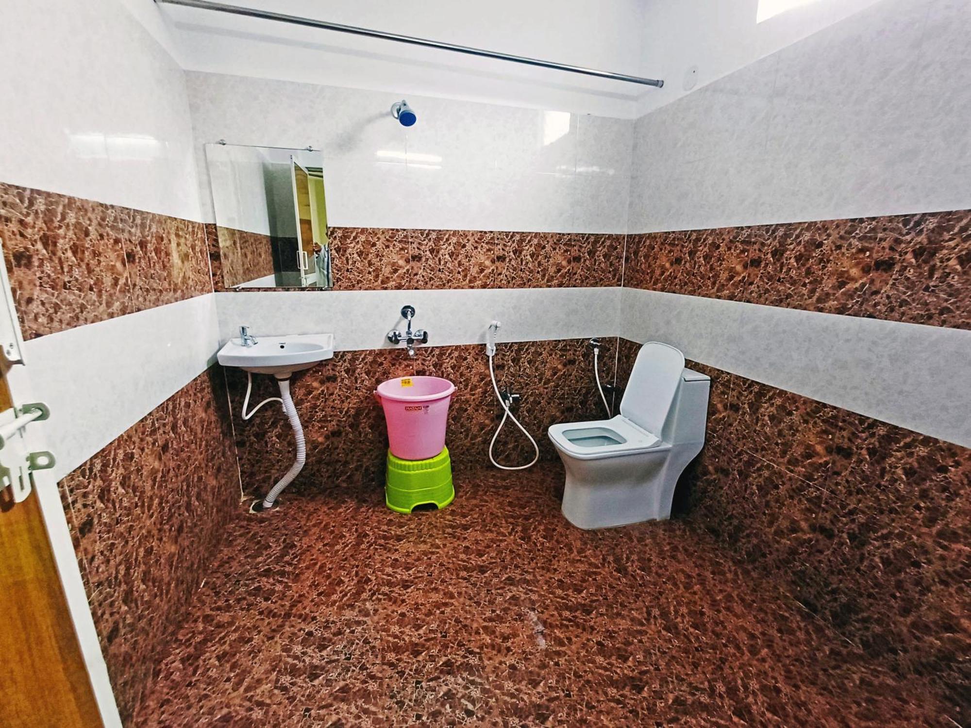 Udupi Deluxe Lodge Gulbarga Гулбарга Екстериор снимка